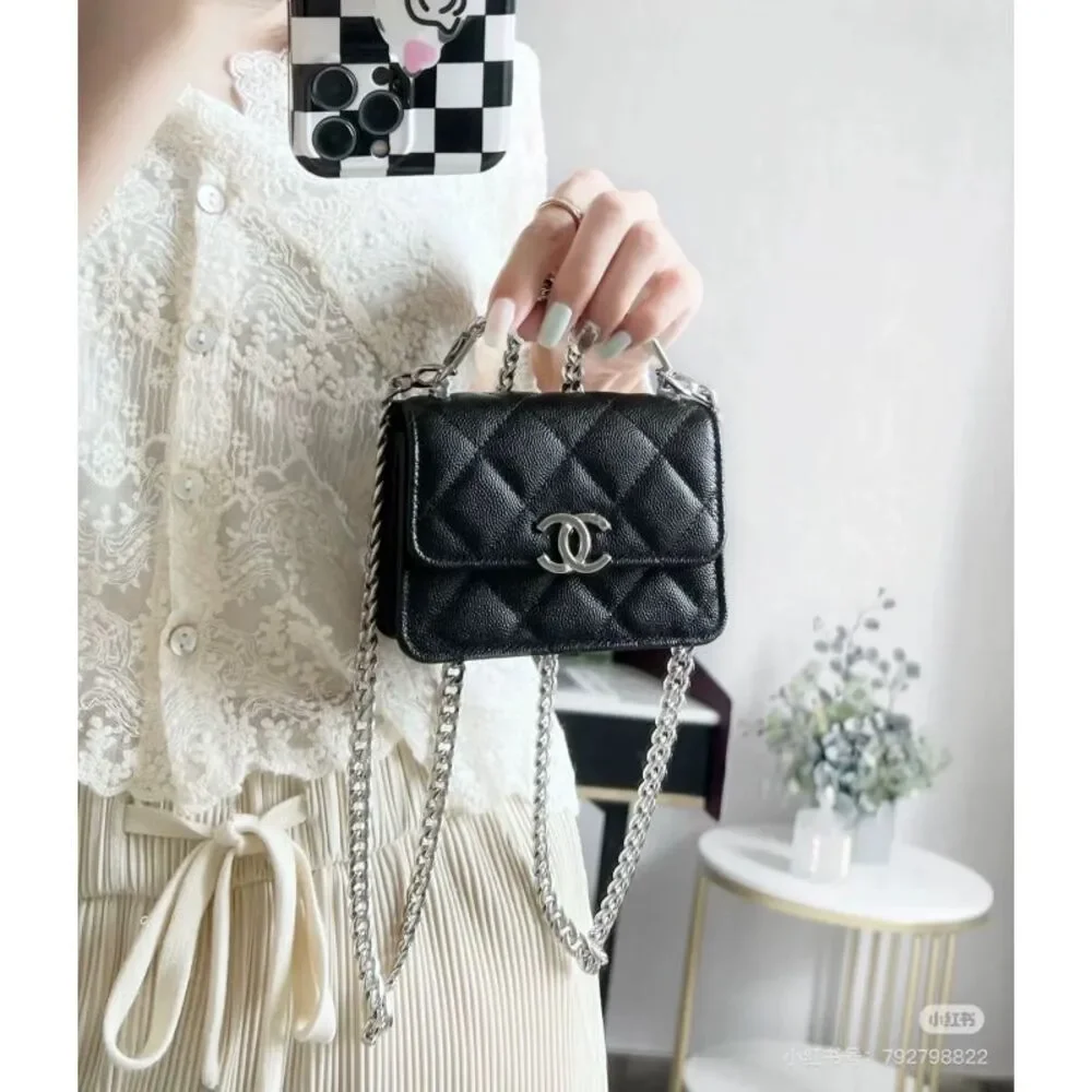 CHANEL brand color